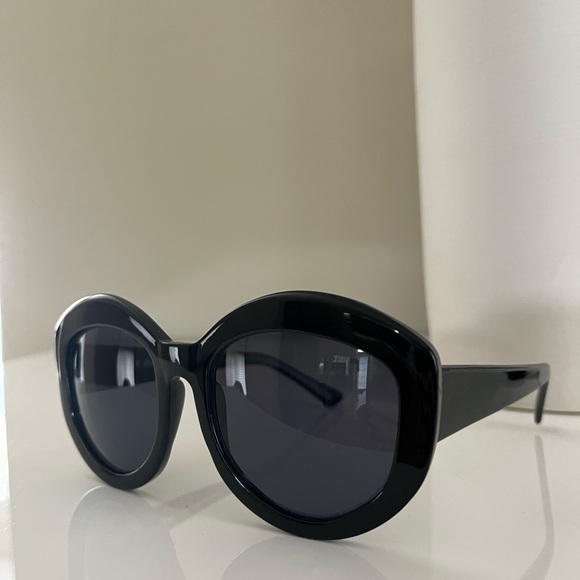 AJ Morgan Sunglasses-shiny black frame-metal hardware-impact resistant lenses - Picture 1 of 7